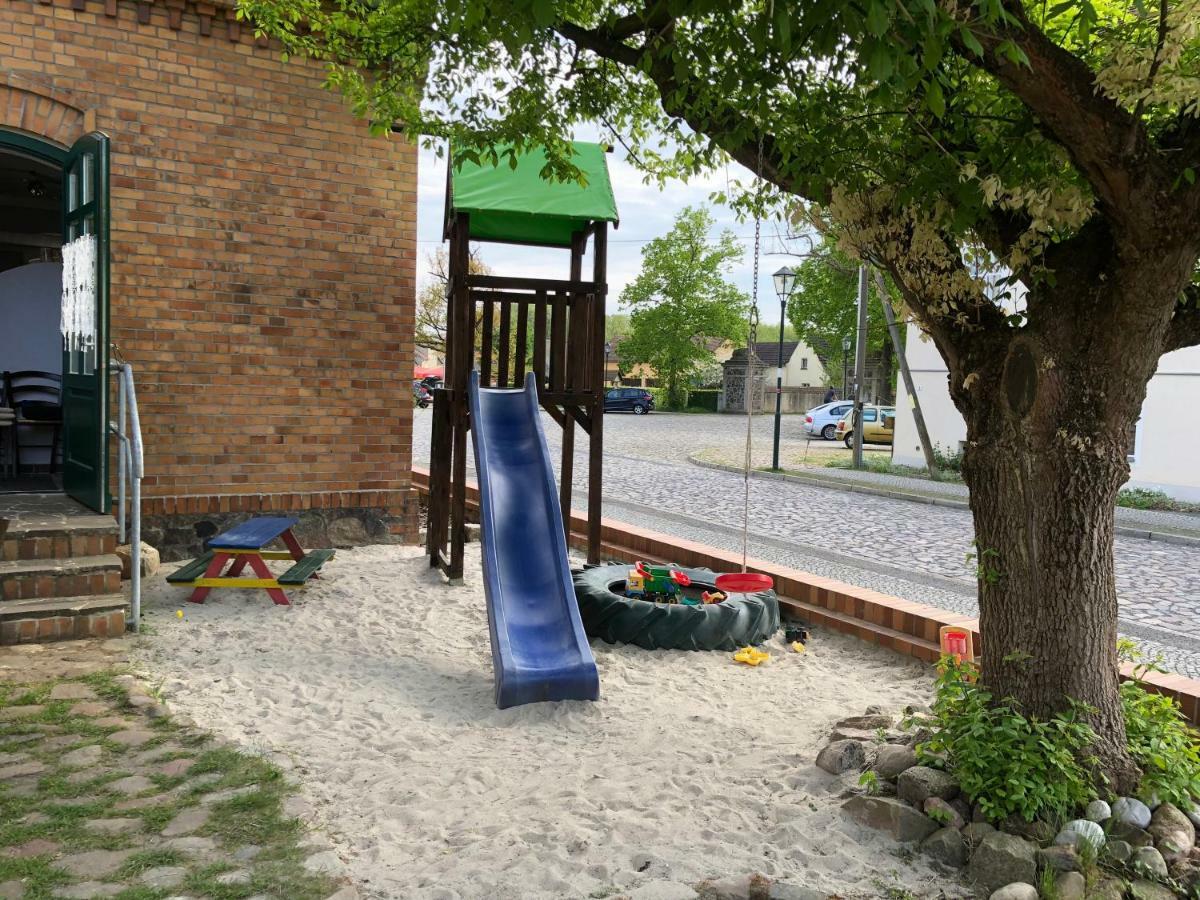 Alte Schule Café und Pension Drehna Esterno foto